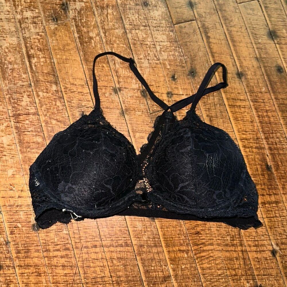 Victoria’s Secret lace racerback front clasp 34B black bra